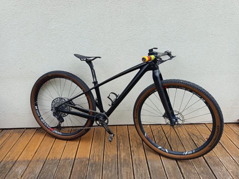 Závodní karbonové XC kolo – velikost XS (13,5“), 27,5“