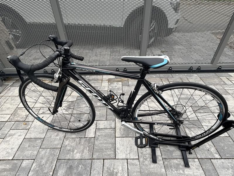 Silniční juniorské kolo Scott Speedster 35
