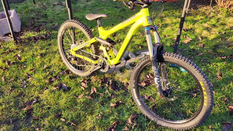 Commencal Supreme 24"