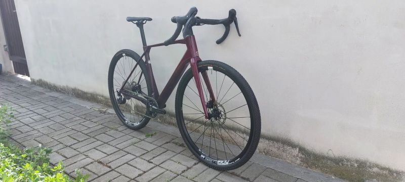 Superior Superior X-Road Team Comp GR 54 (M) 35000,--KČ