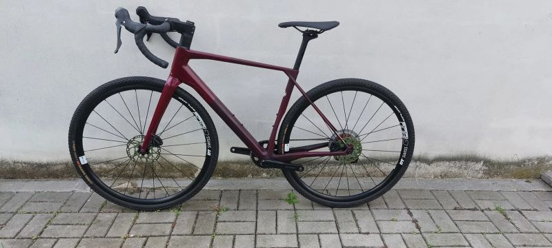 Superior Superior X-Road Team Comp GR 54 (M) 35000,--KČ