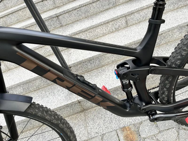 Trek Top Fuel Raw Carbon 2024 