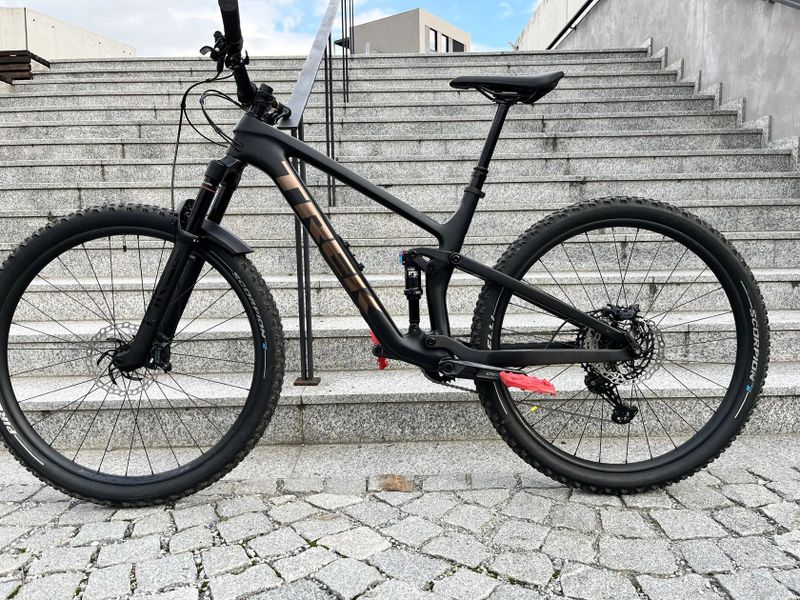 Trek Top Fuel Raw Carbon 2024 
