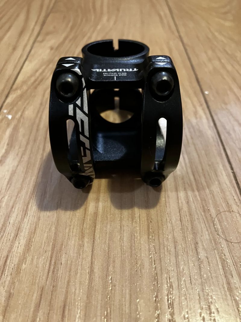 MTB představec Truvativ Descendant + řidítka Nukeproof Horizon V2