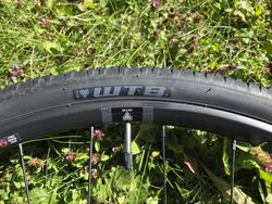 WTB ST i25 TCS a pneumatikami WTB Resolute TCS Light 700x42c, Shimano ořech, 28"