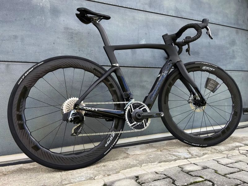 Pinarello Dogma F 2025 (NOVÉ, se Zipp 454 NSW)