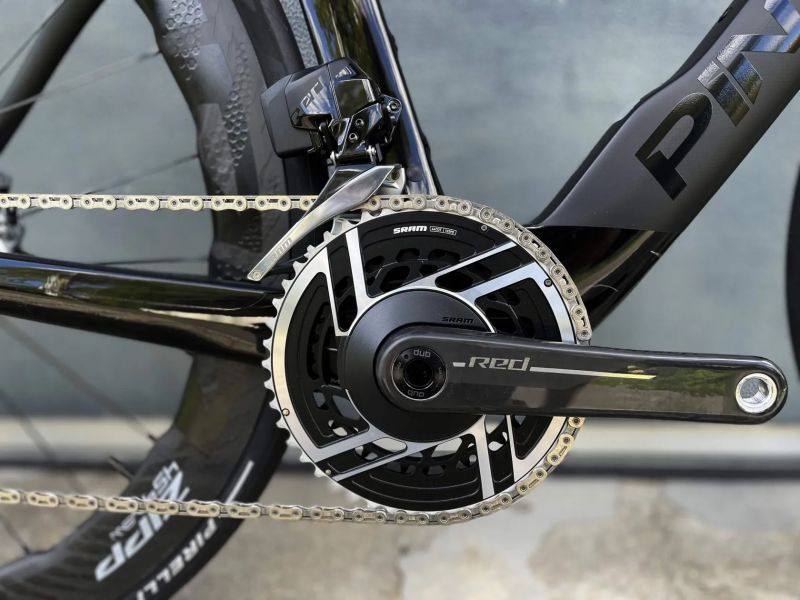 Pinarello Dogma F 2025 (NOVÉ, se Zipp 454 NSW)