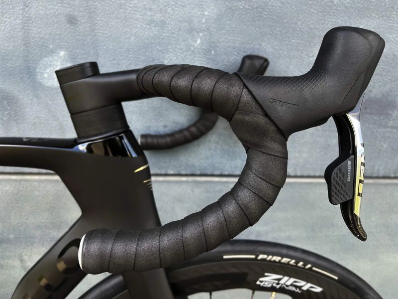 Pinarello Dogma F 2025 (NOVÉ, se Zipp 454 NSW)