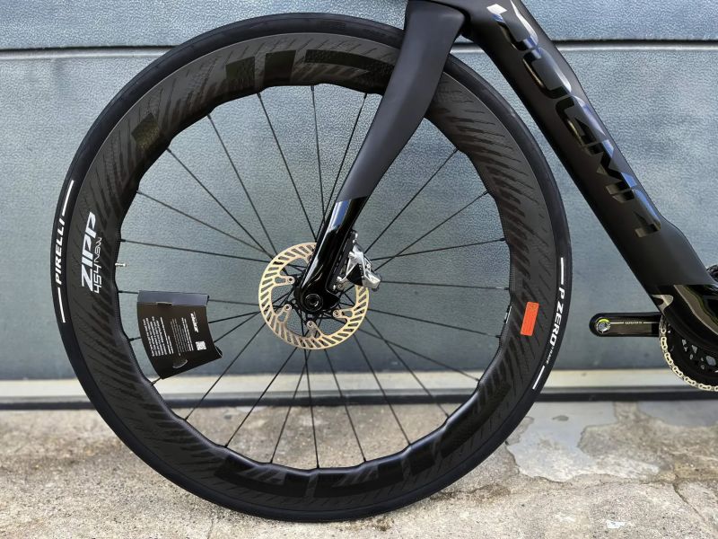 Pinarello Dogma F 2025 (NOVÉ, se Zipp 454 NSW)