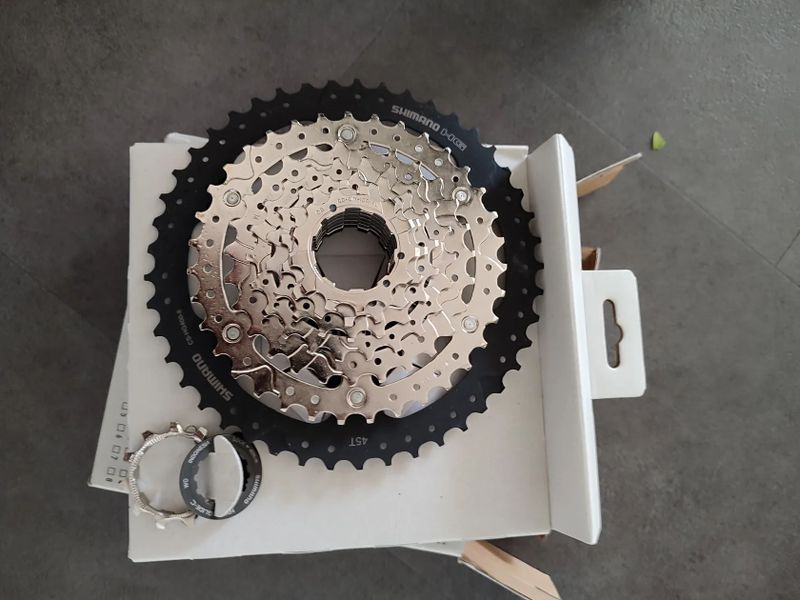 Nova kazet Shimano Hg400 - 8, 11-45 +packeta Zdarma