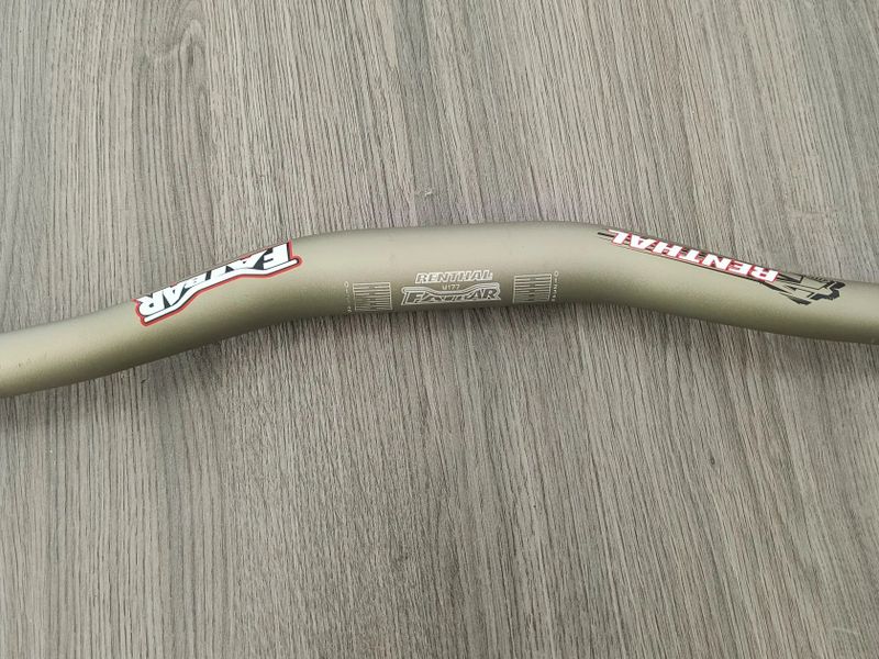 Řídítka Renthal Fatbar, 780 mm, 31.8 mm, PC 2690 Kč