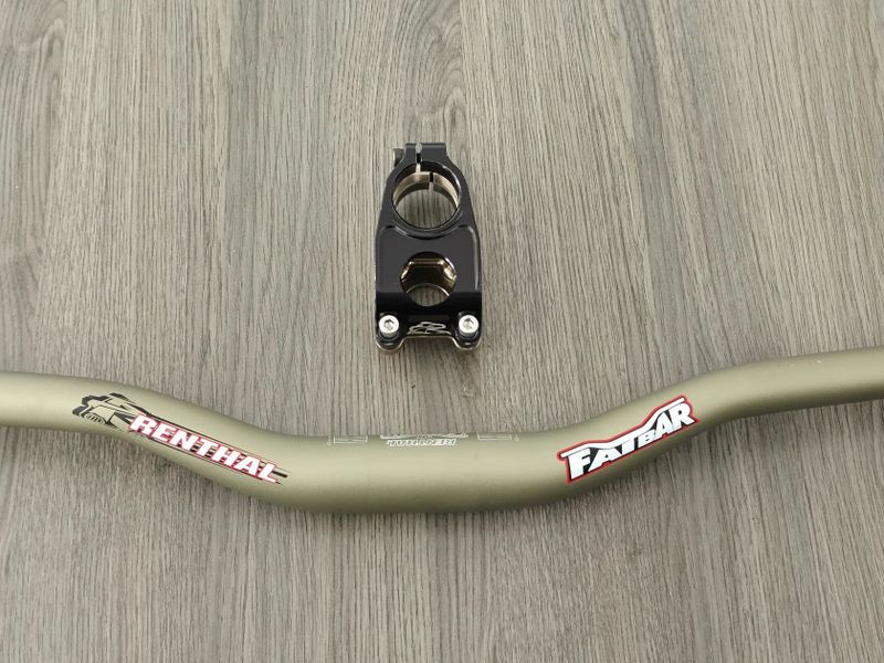 Řídítka Renthal Fatbar, 780 mm, 31.8 mm, PC 2690 Kč