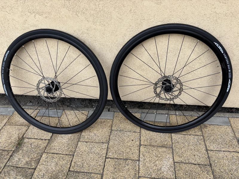 Kola Giant SR2+ plaště Tufo +kotouče SLX 160