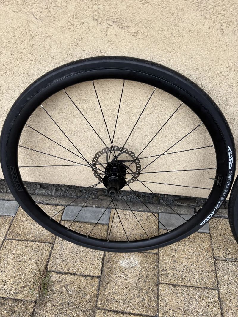 Kola Giant SR2+ plaště Tufo +kotouče SLX 160