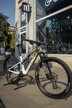 BMC Fourstroke AMP LT ONE (vel. M)