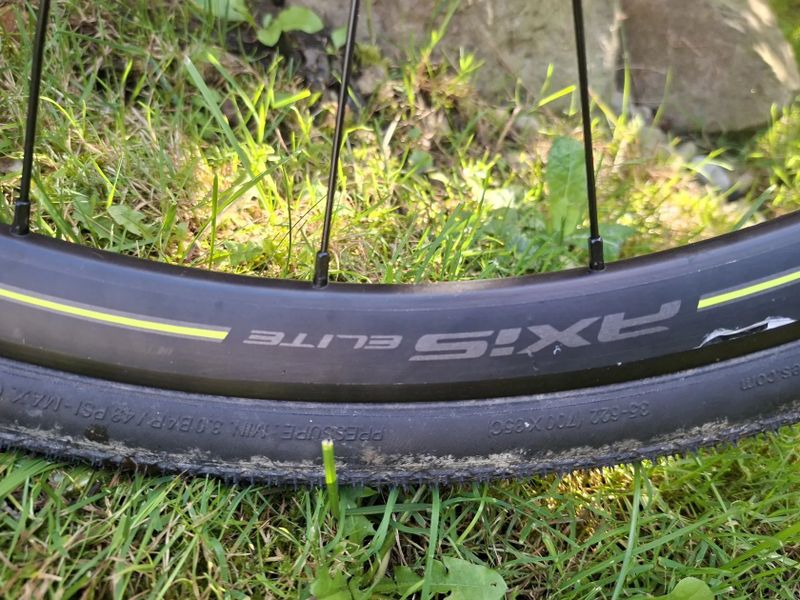 Karbonový gravel Sava di2