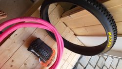 Nové plášte Maxxis a vložky Pepis Revolution Enduro 