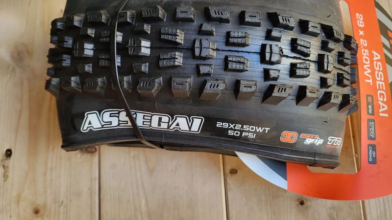 Nové plášte Maxxis a vložky Pepis Revolution Enduro 