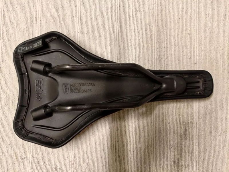Sedlo 612 ERGOWAVE R Carbon