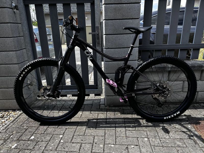 LIV Embolden 2, vel S, model 2021