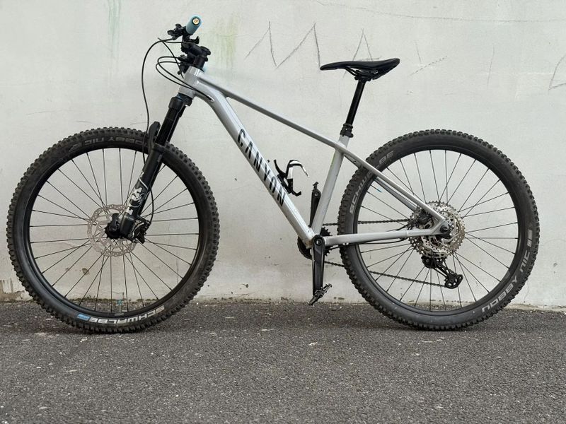 Canyon Grand Canyon AL 8 – lehký hardtail, téměř nejetý