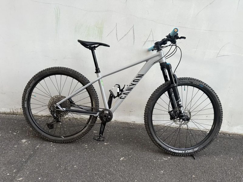 Canyon Grand Canyon AL 8 – lehký hardtail, téměř nejetý