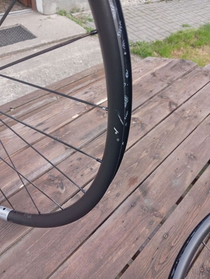 Zapletená kola DT Swiss 