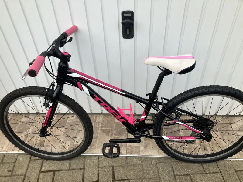 TREK 24 PRO SLEČNY