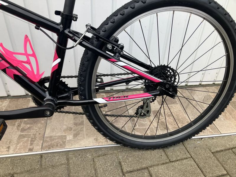 TREK 24 PRO SLEČNY