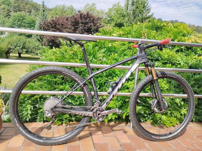 Scott SCALE 900