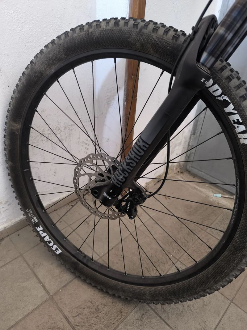 Norco Fluid A4 Black 29-L