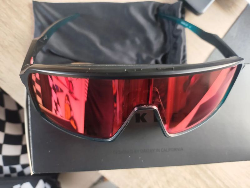 Oakley Sutro matte trans balsam fade