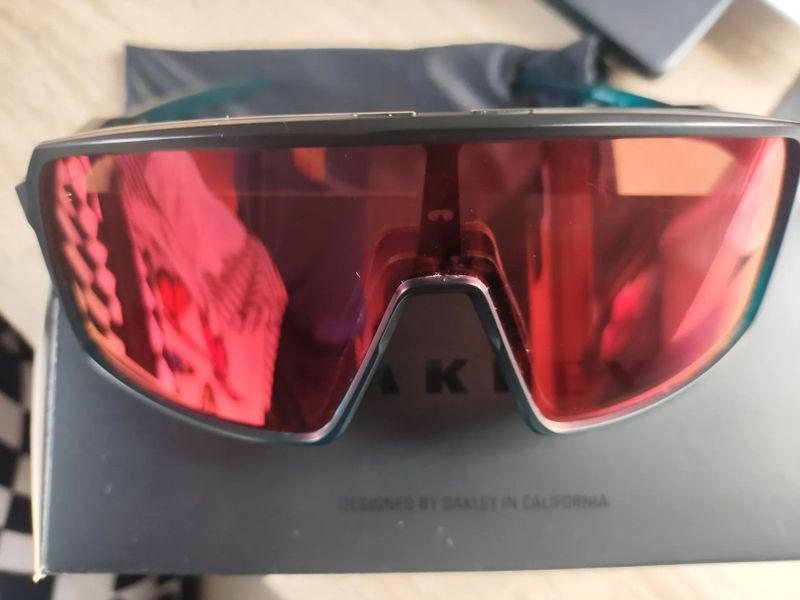 Oakley Sutro matte trans balsam fade