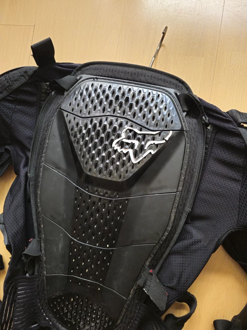 Prodám chránič těla Fox Titan velikosti M