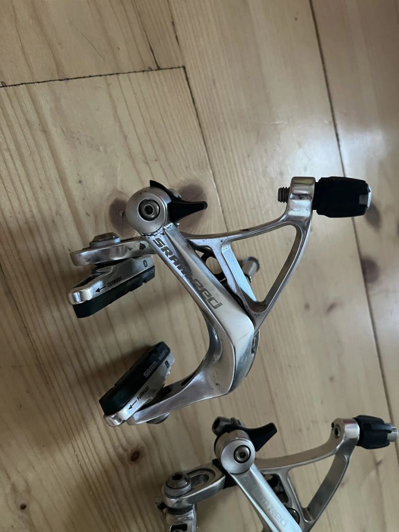 čelisťové brzdy Sram RED aero
