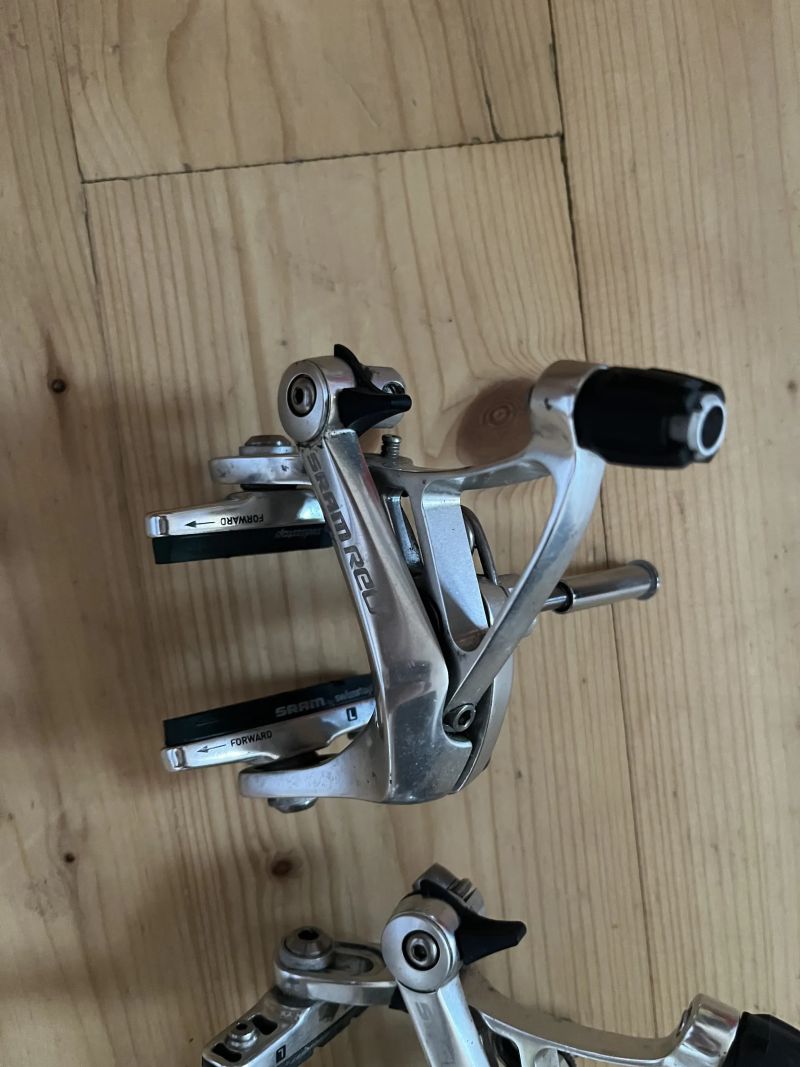 čelisťové brzdy Sram RED aero