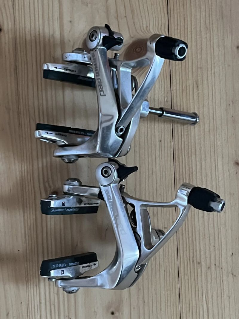 čelisťové brzdy Sram RED aero