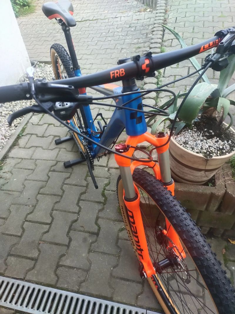 KARBONOVÉ HORSKÉ CUBE .,. SUPER STAV .,.JAKO NOVÉ