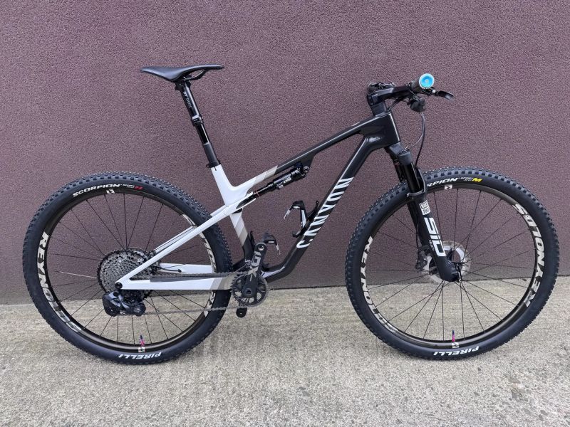 Canyon Lux World Cup AXS