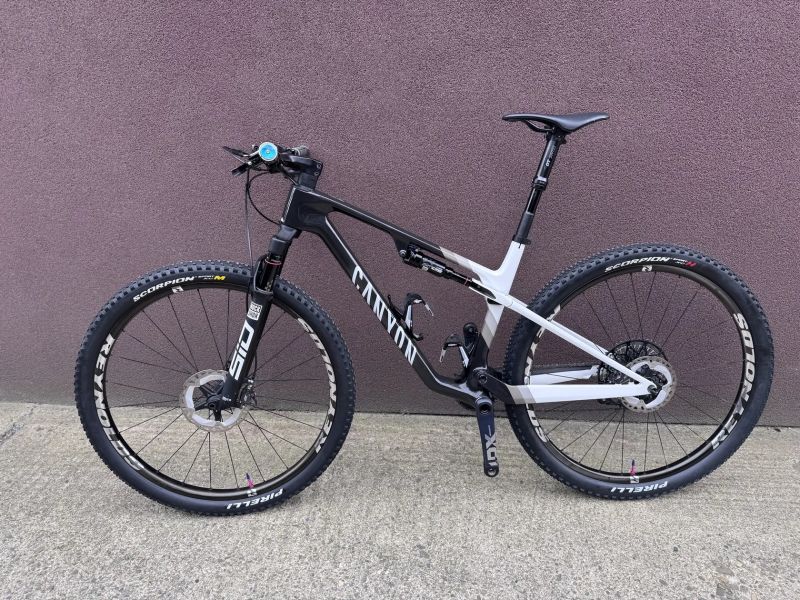 Canyon Lux World Cup AXS