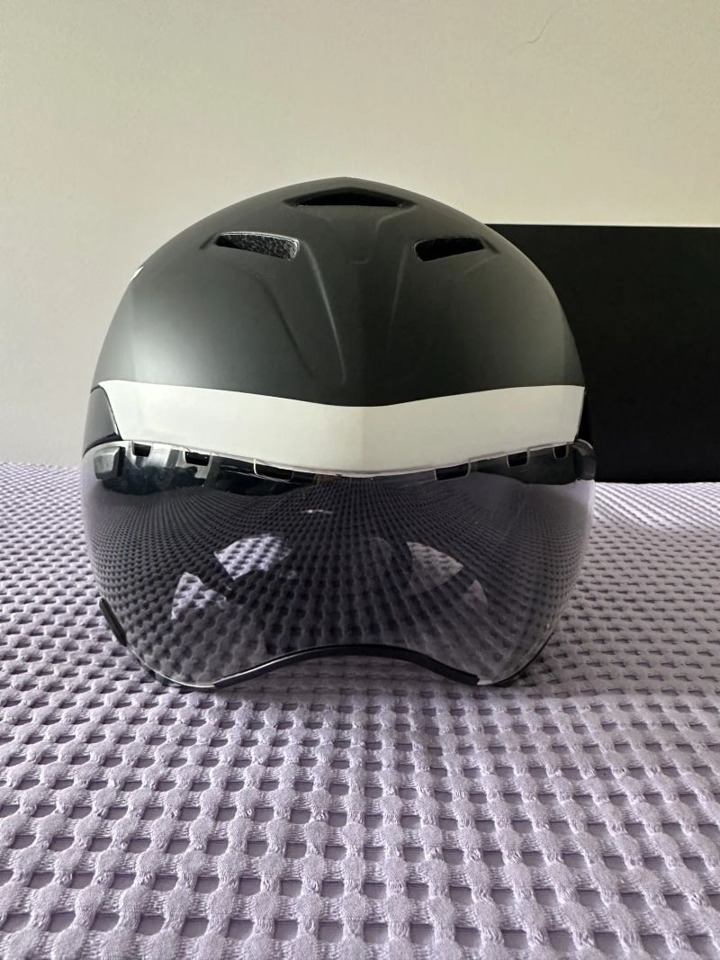 Aero přilba MET