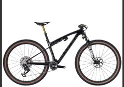 celoodpružené kolo TREK SUPERCALIBER SLR 9.9 XX AXS Flight Attendant Gen 2 carbon smoke / galactic 