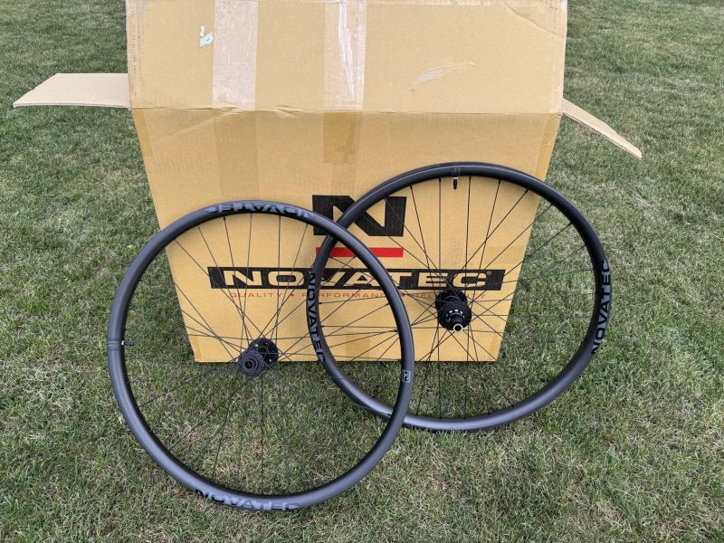 Sada kol Novatec M30 carbon 29" - nove