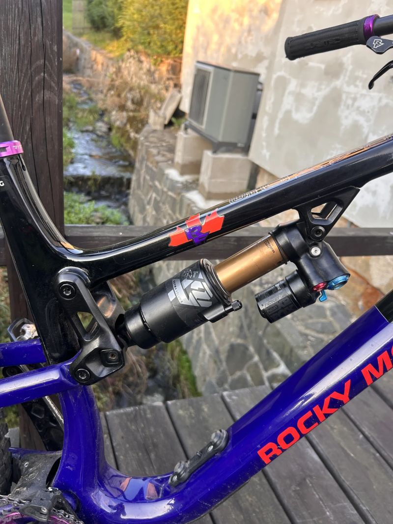 Rocky Mountain Altitude Carbon 90