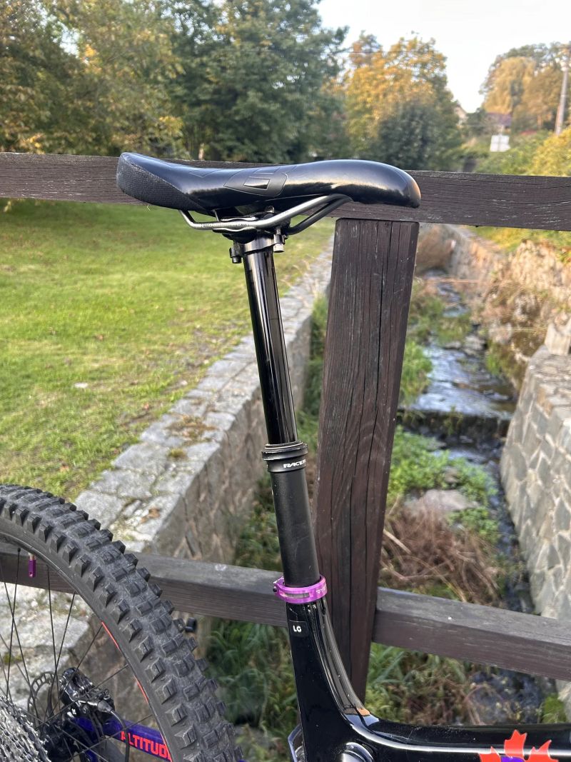 Rocky Mountain Altitude Carbon 90