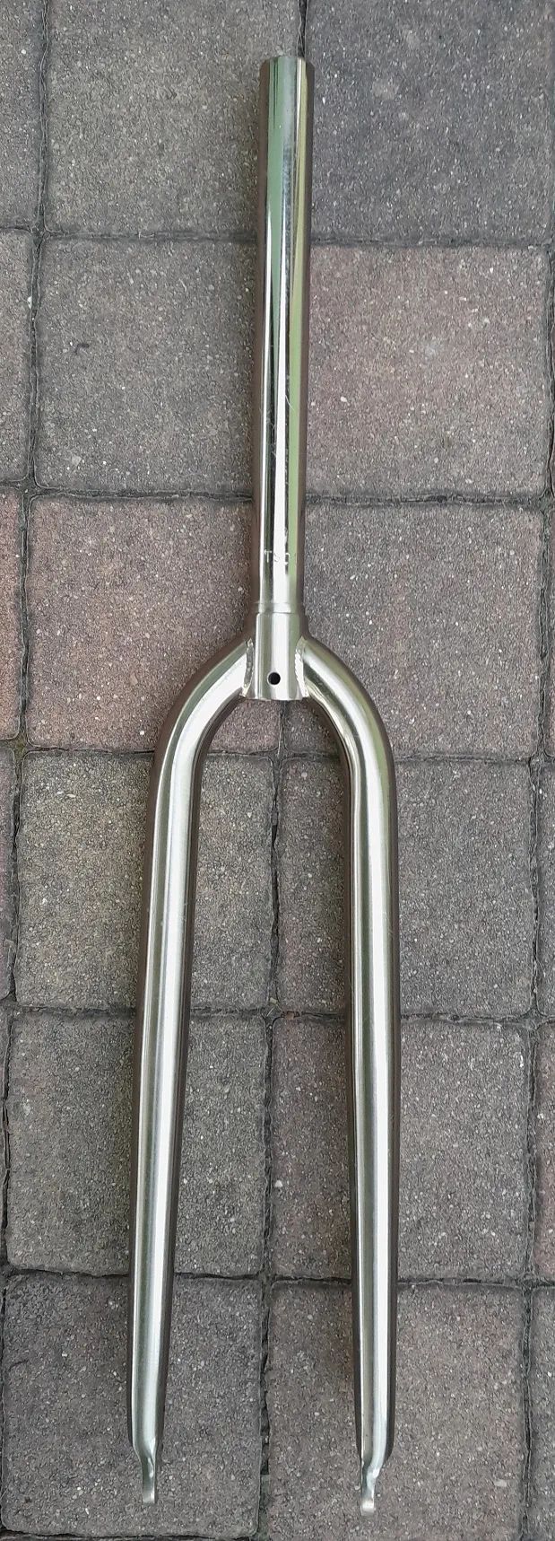 Nová CrMo vidlice pro 29" kola. Na kotoučové brzdy.