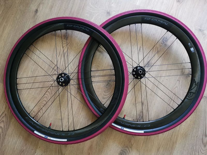 Zapletená kola CAMPAGNOLO Shamal Carbon DB C21 2WF Disc-Bezdušové-Top Zánovní stav