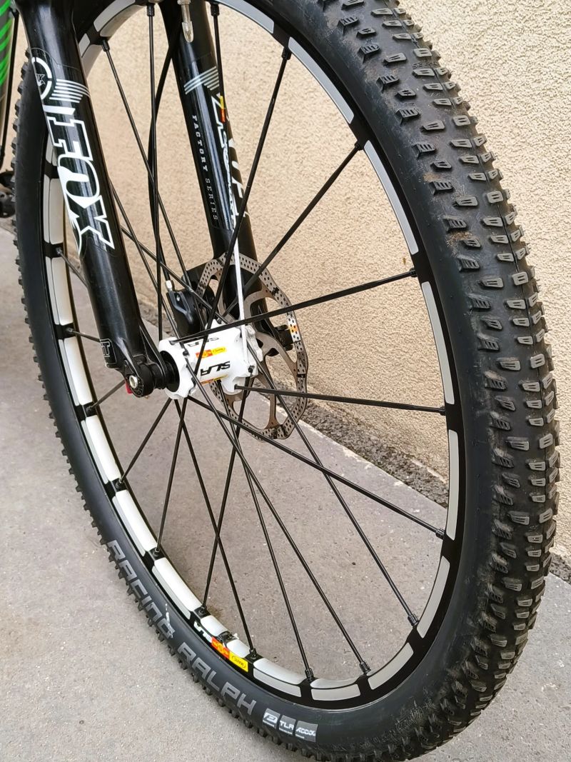 Canyon Nerve AL 9.0, 29", vel. S/M, NOVÉ KOMPONENTY