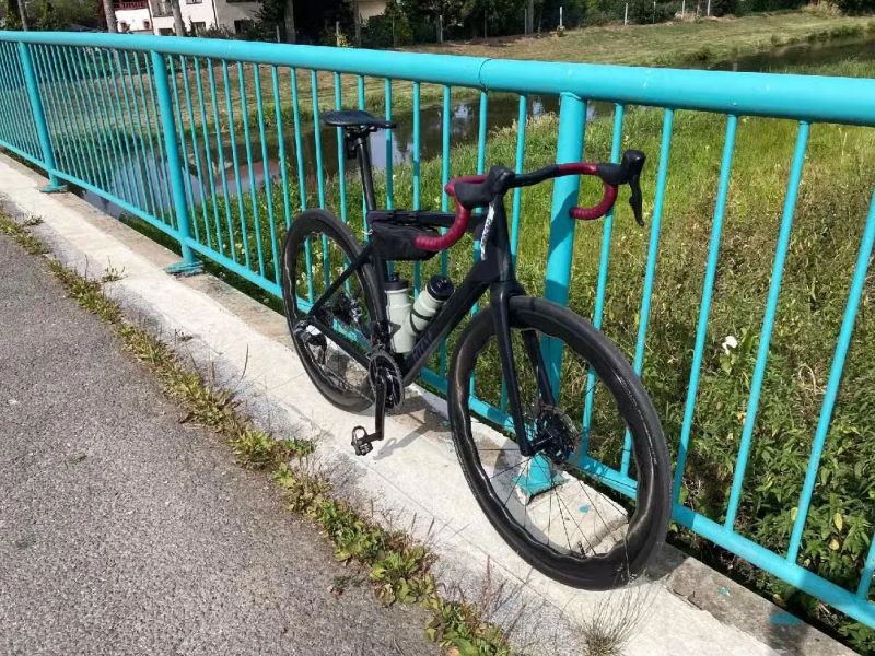 Prodám luxusní full karbon endurance silničku Rose Reveal 06 Sram Red AXS / SLEVA 140.000 Kč 