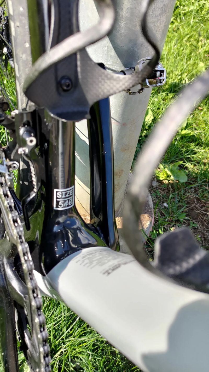 Prodám stavěné kolo Thrust FM035